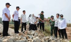Dukung Ketahanan Pangan, Bupati Lampung Timur Ela Siti Nuryamah Tinjau Pembangunan Embung Irigasi di Desa Sidodadi