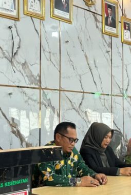 Sekda Lampung Timur Rustam Effendi Lantik 24 Kepala UPTD Puskesmas dan 14 Pejabat Fungsional, Perkuat Pelayanan Kesehatan Masyarakat